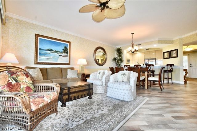 430 Cove Tower DR 302, Naples, FL 34110