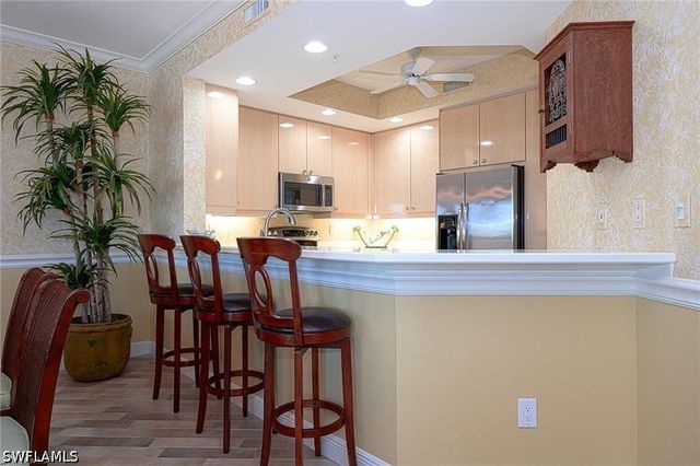 430 Cove Tower DR 302, Naples, FL 34110