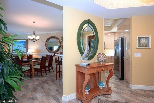 430 Cove Tower DR 302, Naples, FL 34110