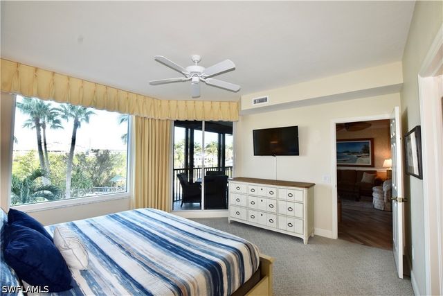 430 Cove Tower DR 302, Naples, FL 34110
