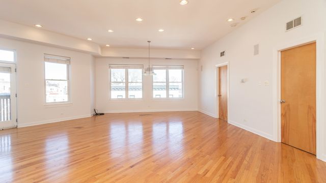 845 W ALTGELD Street 4D, Chicago, IL 60614