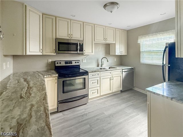 1398 Myerlee Country Club BLVD, Fort Myers, FL 33919