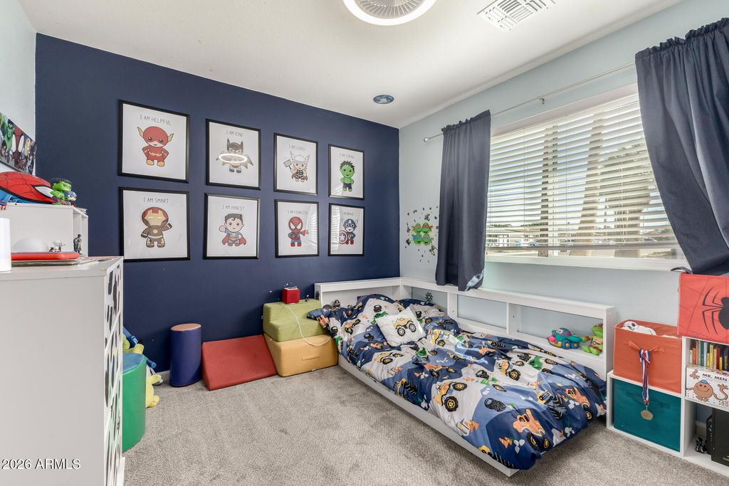 Image 11 of property listing at 18026 N 34TH Avenue, Phoenix, AZ 85053