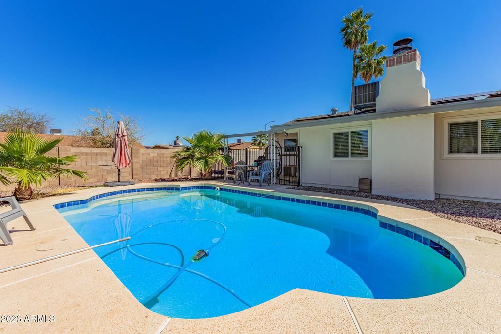 Image 13 of property listing at 18026 N 34TH Avenue, Phoenix, AZ 85053