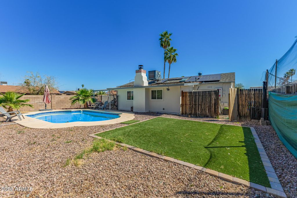 Image 14 of property listing at 18026 N 34TH Avenue, Phoenix, AZ 85053