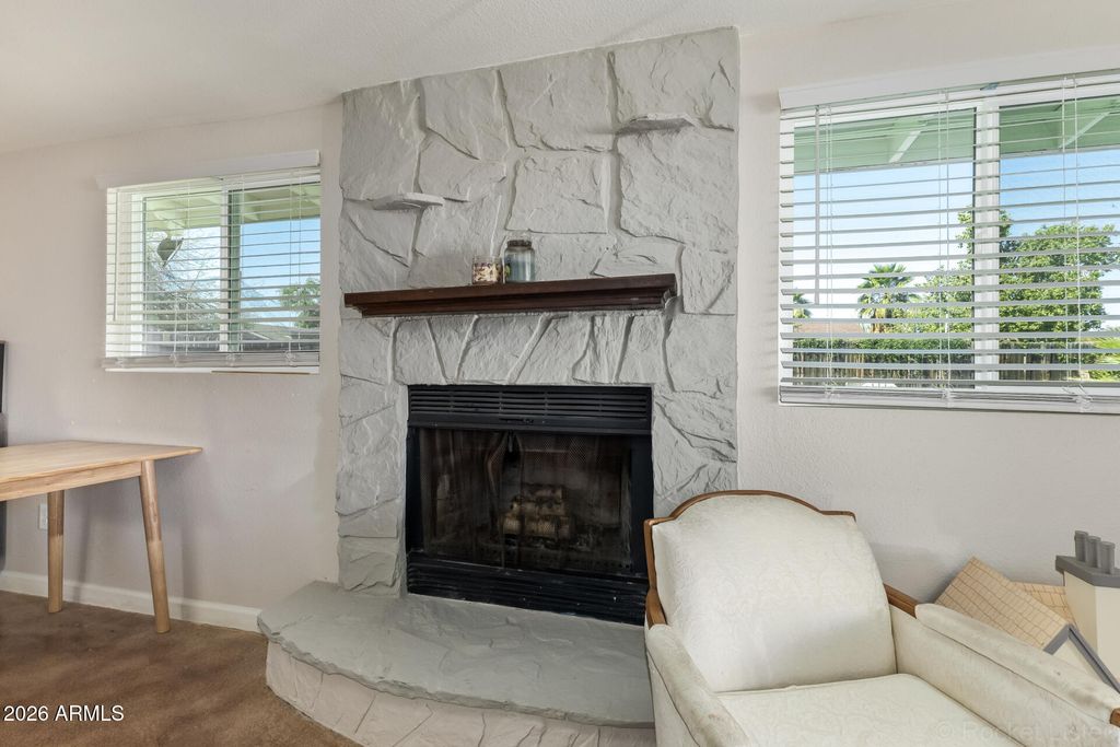 Image 5 of property listing at 18026 N 34TH Avenue, Phoenix, AZ 85053