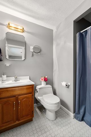 55 Saxony Drive, Sudbury, MA 01776