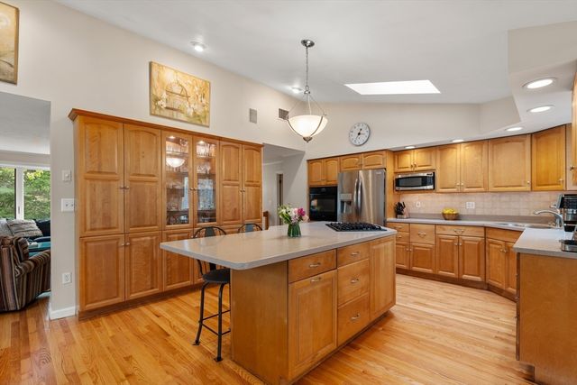55 Saxony Drive, Sudbury, MA 01776