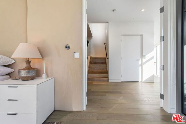 8600 Wilshire Boulevard TH 2, Beverly Hills, CA 90211