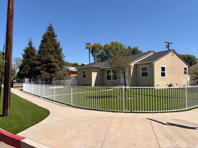 6838 Amestoy, Lake Balboa, CA 91406