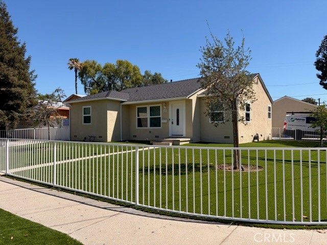 6838 Amestoy, Lake Balboa, CA 91406