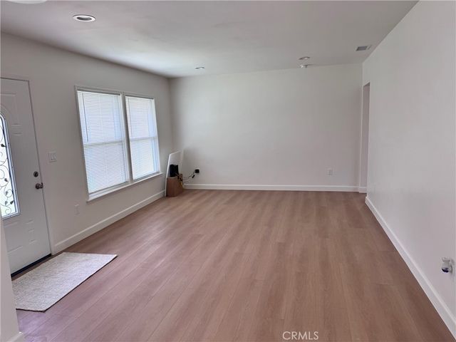 6838 Amestoy, Lake Balboa, CA 91406