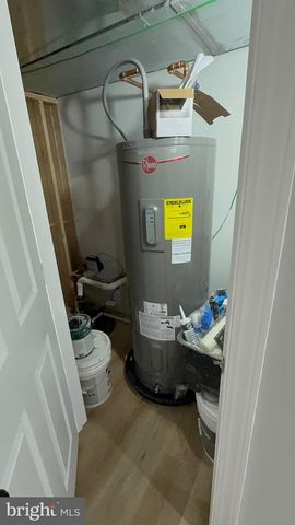 56 E TULPEHOCKEN ST, Philadelphia, PA 19144