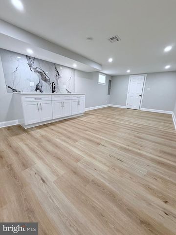 56 E TULPEHOCKEN ST, Philadelphia, PA 19144