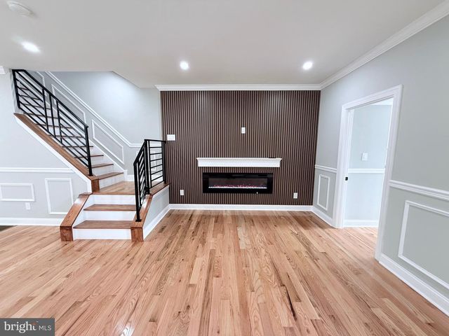 56 E TULPEHOCKEN ST, Philadelphia, PA 19144