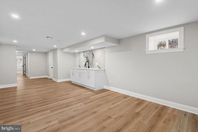 56 E TULPEHOCKEN ST, Philadelphia, PA 19144