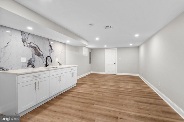 56 E TULPEHOCKEN ST, Philadelphia, PA 19144