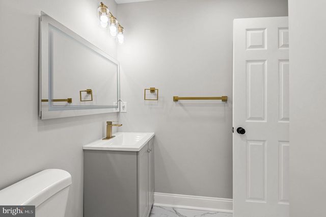 56 E TULPEHOCKEN ST, Philadelphia, PA 19144