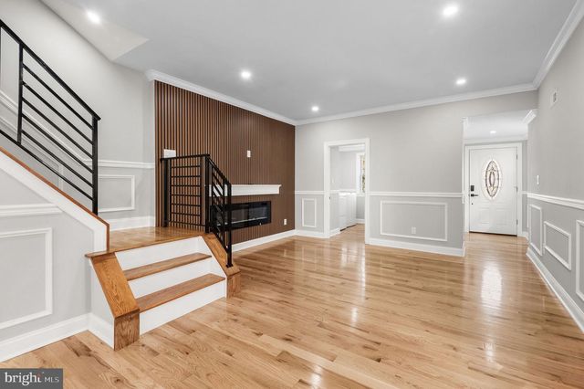 56 E TULPEHOCKEN ST, Philadelphia, PA 19144