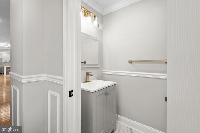 56 E TULPEHOCKEN ST, Philadelphia, PA 19144