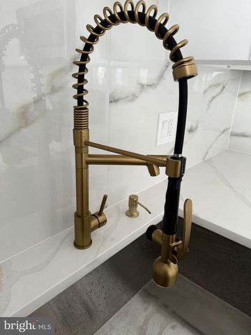 56 E TULPEHOCKEN ST, Philadelphia, PA 19144