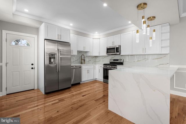 56 E TULPEHOCKEN ST, Philadelphia, PA 19144