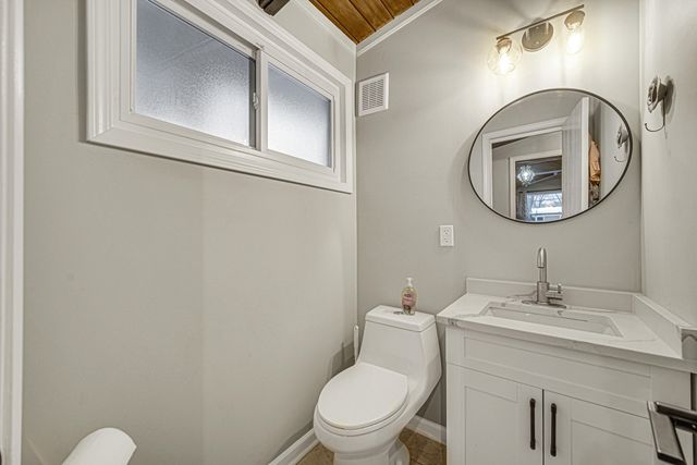 1840 W 61st Avenue, Merrillville, IN 46410