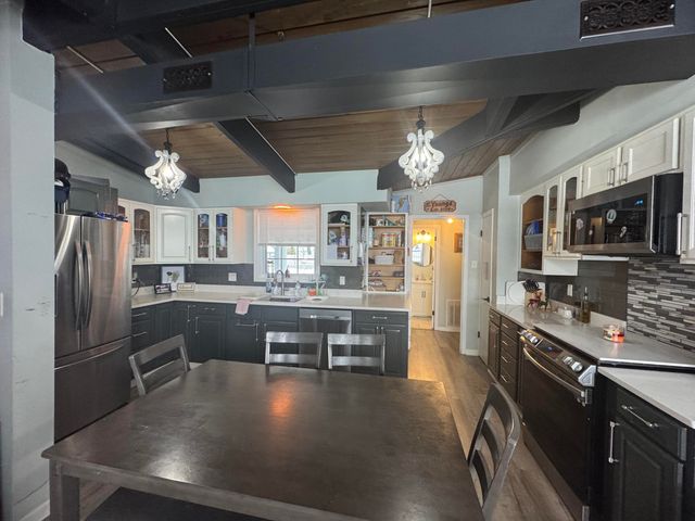 1840 W 61st Avenue, Merrillville, IN 46410