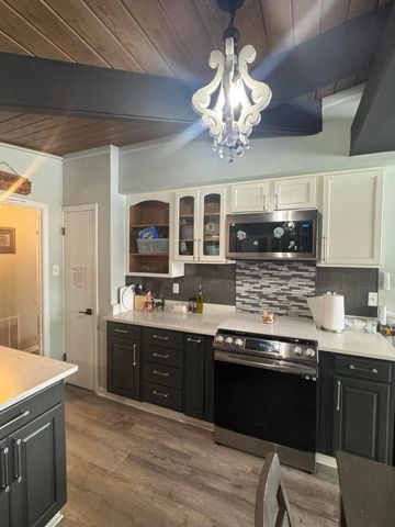 1840 W 61st Avenue, Merrillville, IN 46410