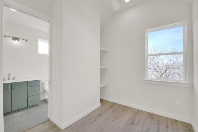 7208 Providence Ave 1, Austin, TX 78752