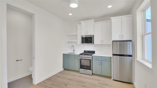 7208 Providence Ave 1, Austin, TX 78752