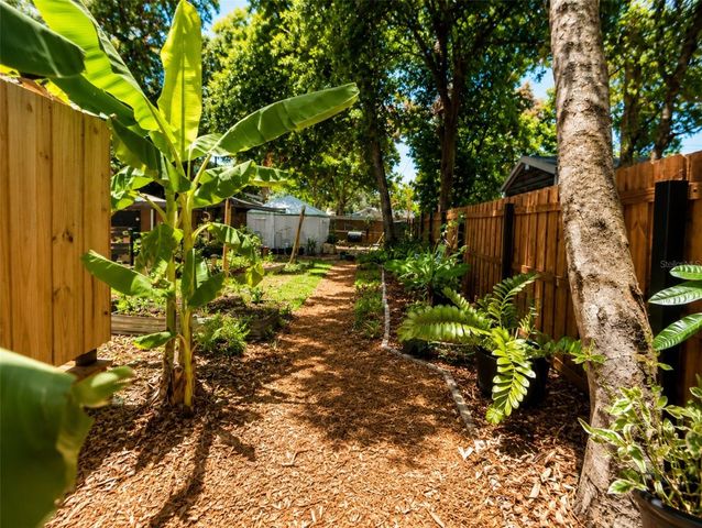 1330 MONTEREY DRIVE, Eustis, FL 32726