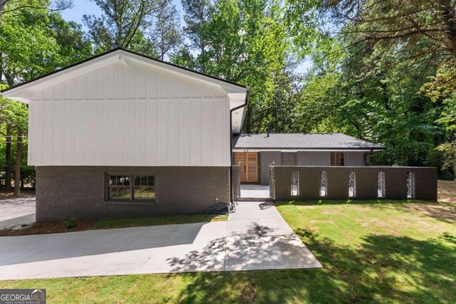 1299 Seven Springs Circle, Marietta, GA 30068