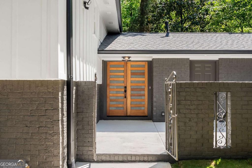 1299 Seven Springs Circle, Marietta, GA 30068