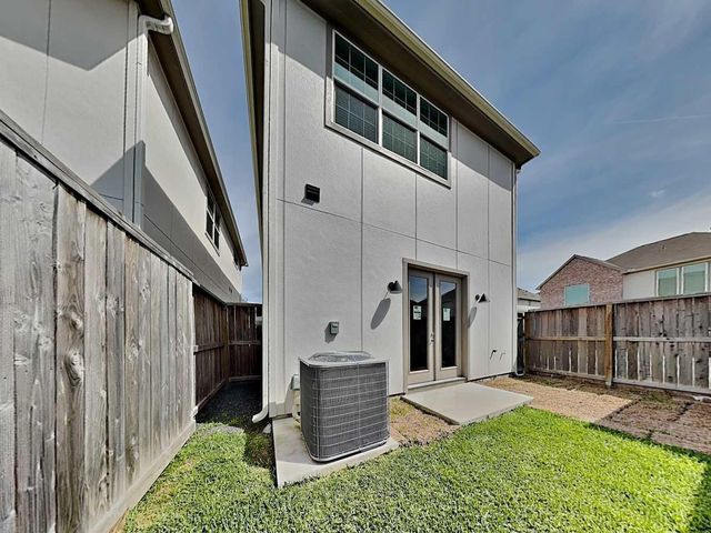 12418 Cotton Lake Lane, Stafford, TX 77477