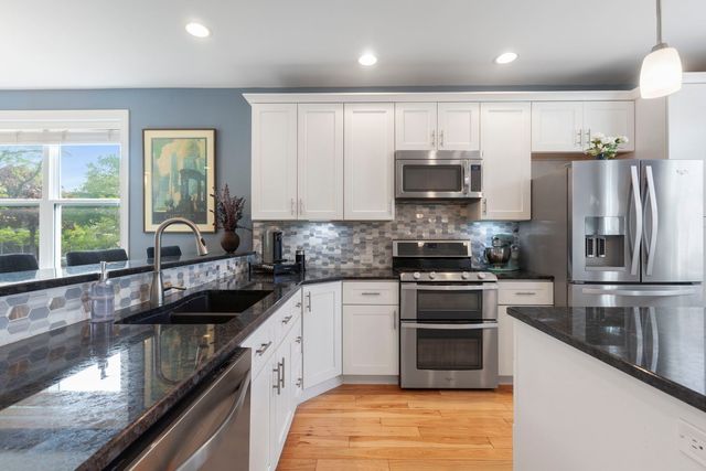 7736 Monroe Street, Forest Park, IL 60130