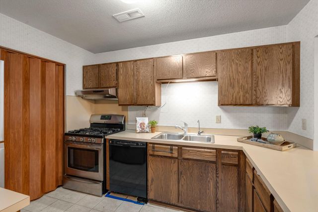 9268 Indian Boulevard S, Cottage Grove, MN 55016