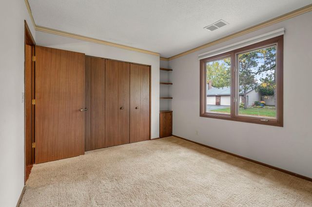 9268 Indian Boulevard S, Cottage Grove, MN 55016