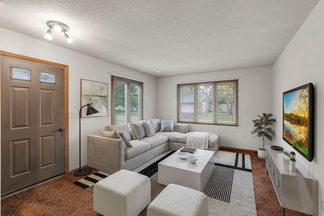 9268 Indian Boulevard S, Cottage Grove, MN 55016