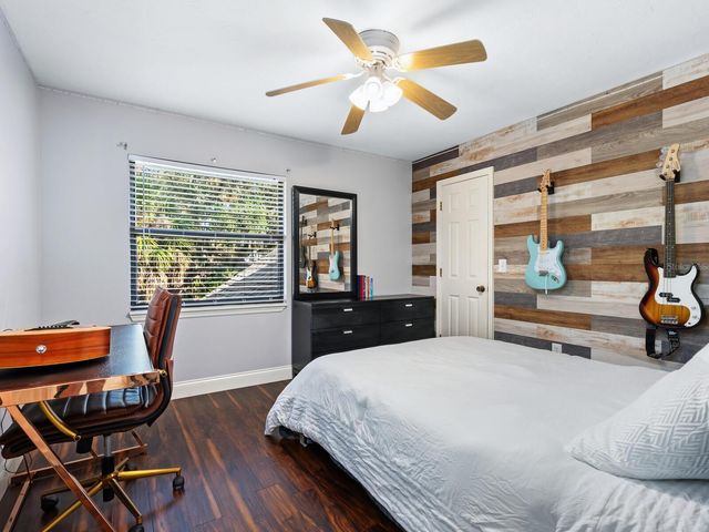 1533 OAK WAY, Sarasota, FL 34232