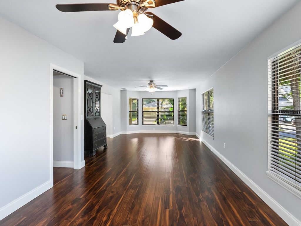 Image 16 of property listing at 1533 OAK WAY, Sarasota, FL 34232