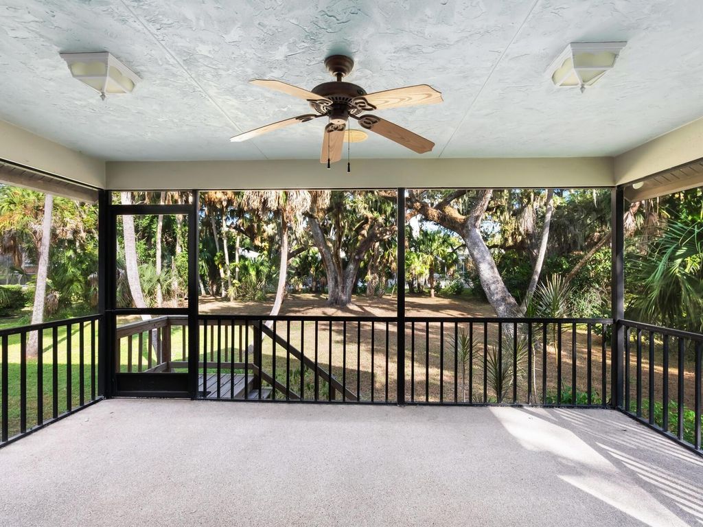 Image 29 of property listing at 1533 OAK WAY, Sarasota, FL 34232