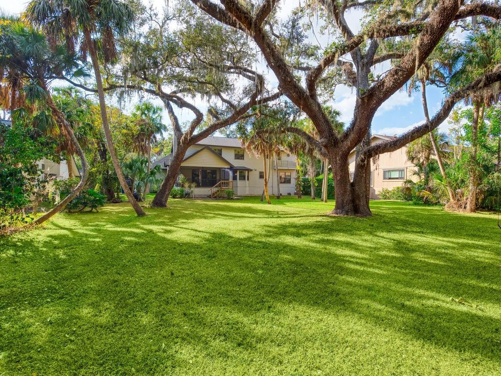 Image 35 of property listing at 1533 OAK WAY, Sarasota, FL 34232