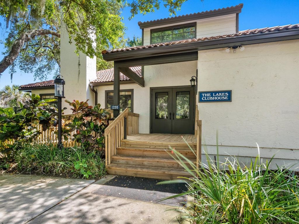 Image 40 of property listing at 1533 OAK WAY, Sarasota, FL 34232