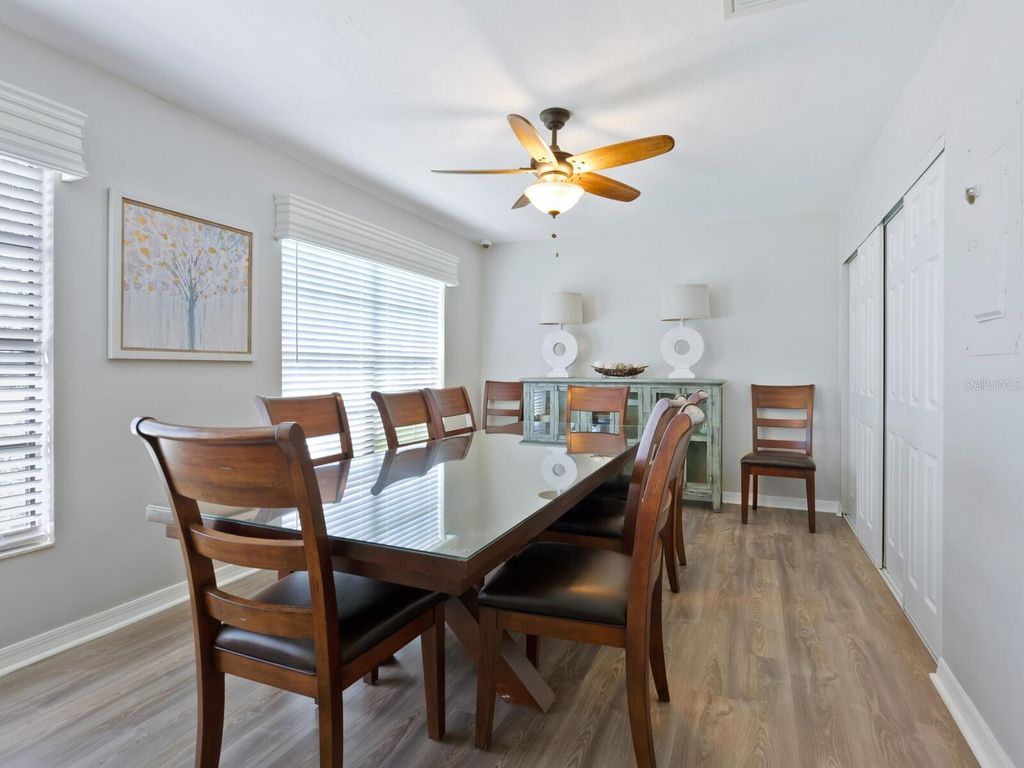 Image 43 of property listing at 1533 OAK WAY, Sarasota, FL 34232