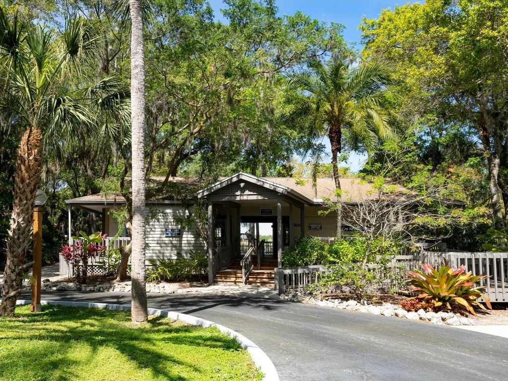 Image 48 of property listing at 1533 OAK WAY, Sarasota, FL 34232