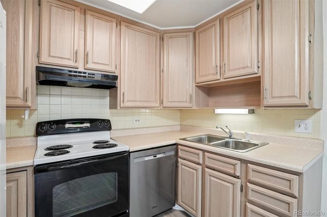 9655 E Center Avenue 9D, Denver, CO 80247