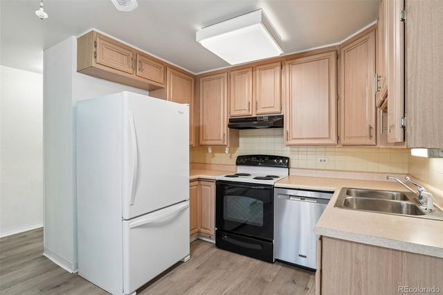 9655 E Center Avenue 9D, Denver, CO 80247