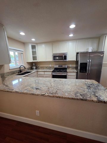 9706 Parktree Way, Elk Grove, CA 95624