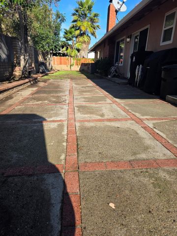 9706 Parktree Way, Elk Grove, CA 95624